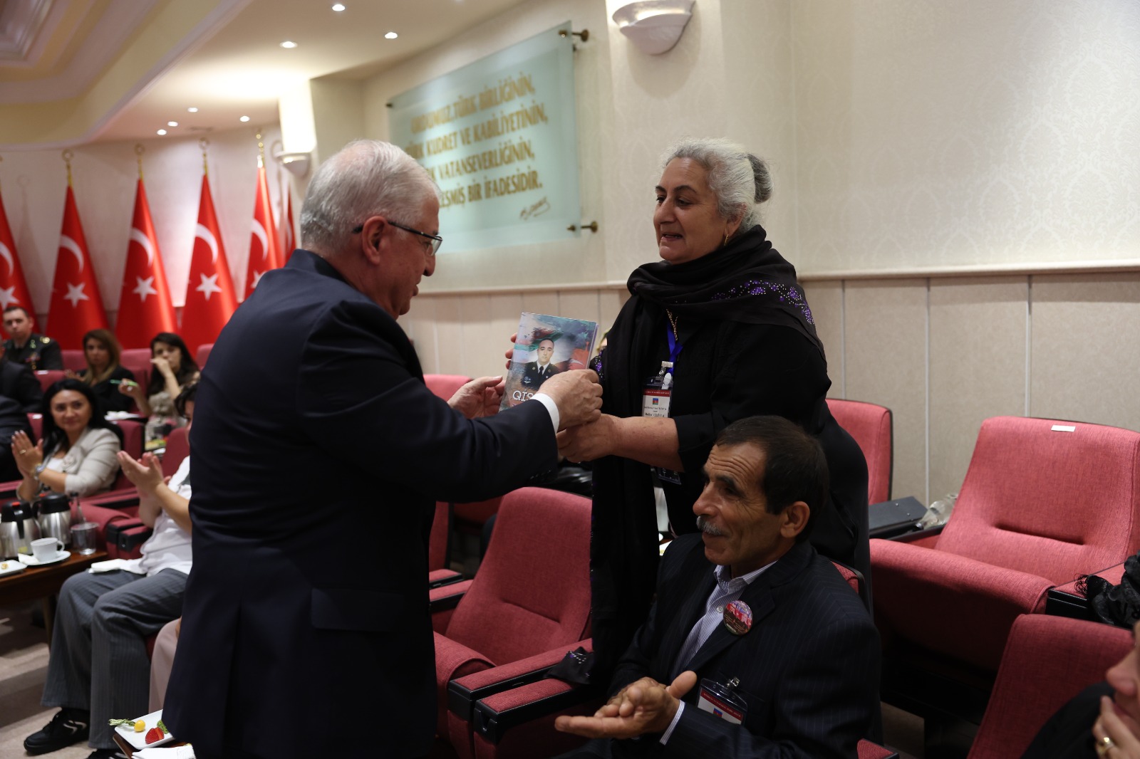 “Tək Millət, Tək Ürək” Beynəlxalq Humanitar Platforması çərçivəsində “YAŞAT” Fondu ilə birlikdə təşkil edilən şəhid ailələrinin Ankara səfəri Türkiyə milli müdafiə naziri Yaşar Güler tərəfindən xüsusi dəstəklənib.